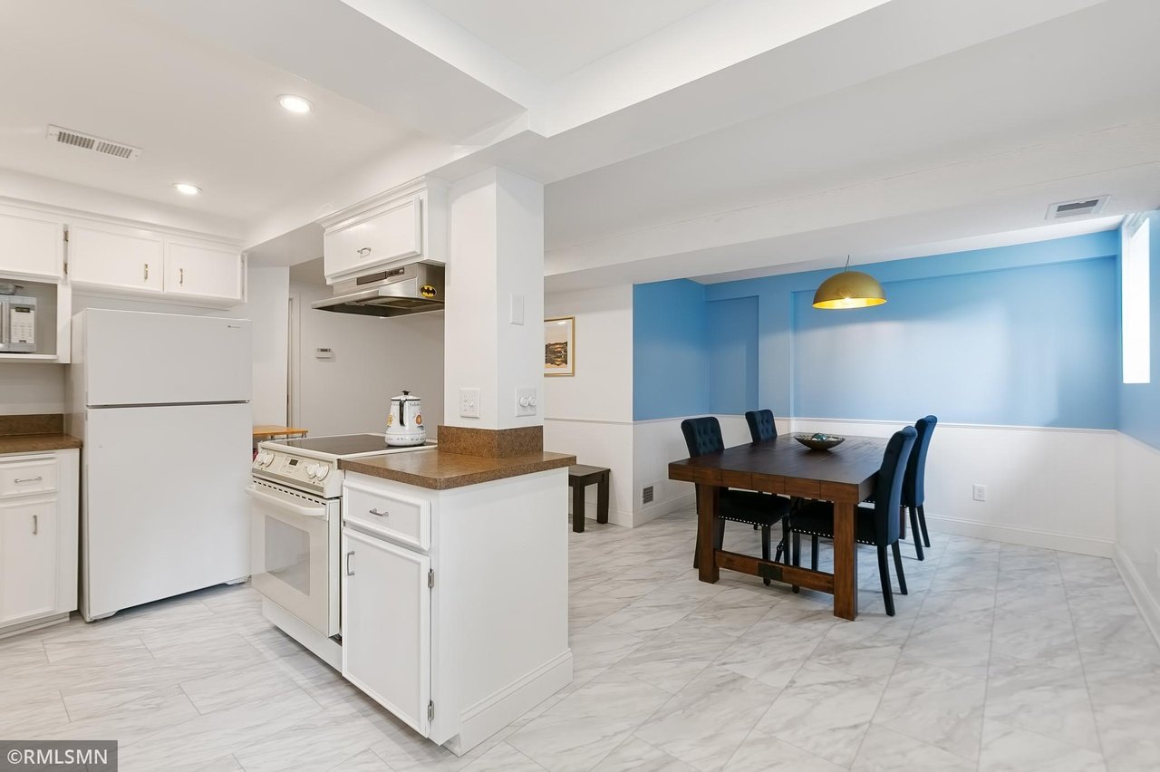 24 Saint Albans St S #7
