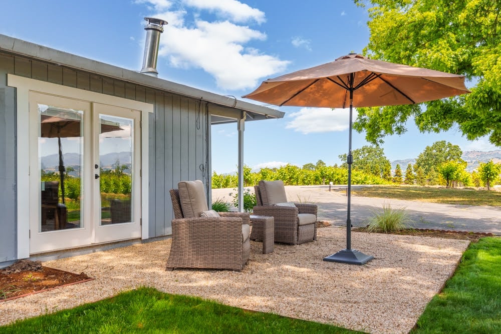 725 Lytton Station