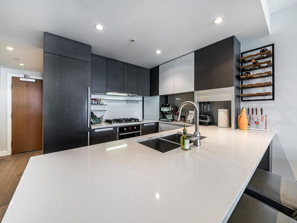 288 W 1st Ave, #1202