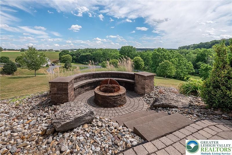 2912 SILVER CREEK CIRCLE