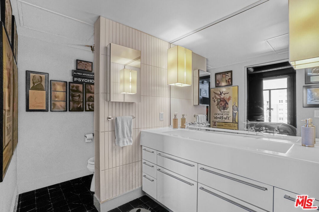 6253 Hollywood Blvd, #903