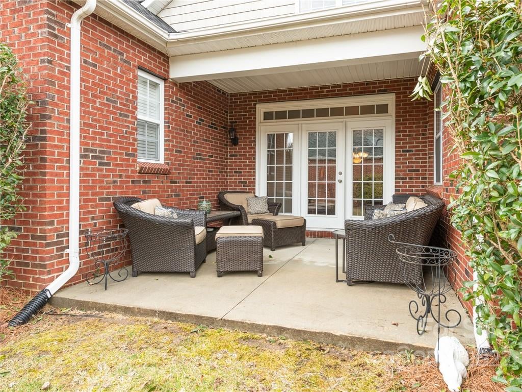 2704 Occaneechi Ct