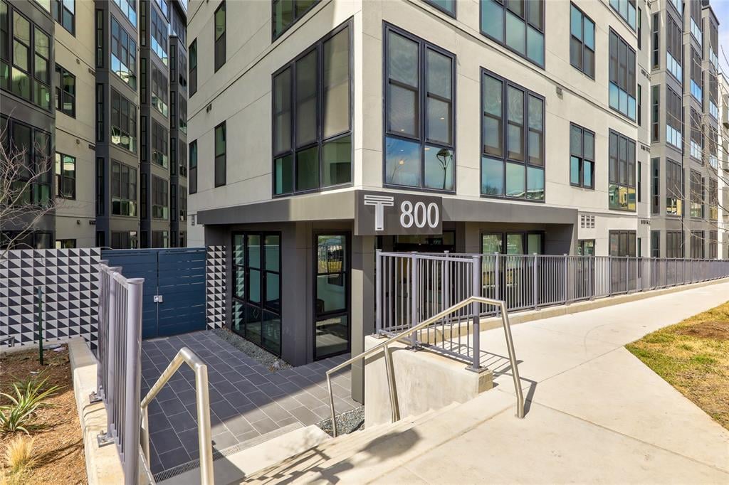 800 Embassy Dr #602