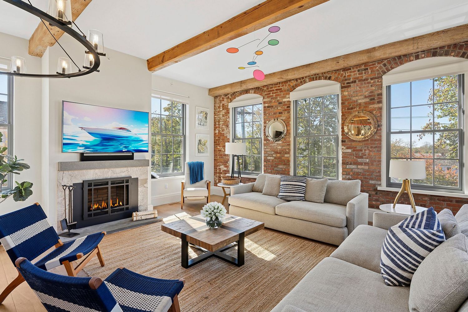 A Glamorous Watchcase Penthouse