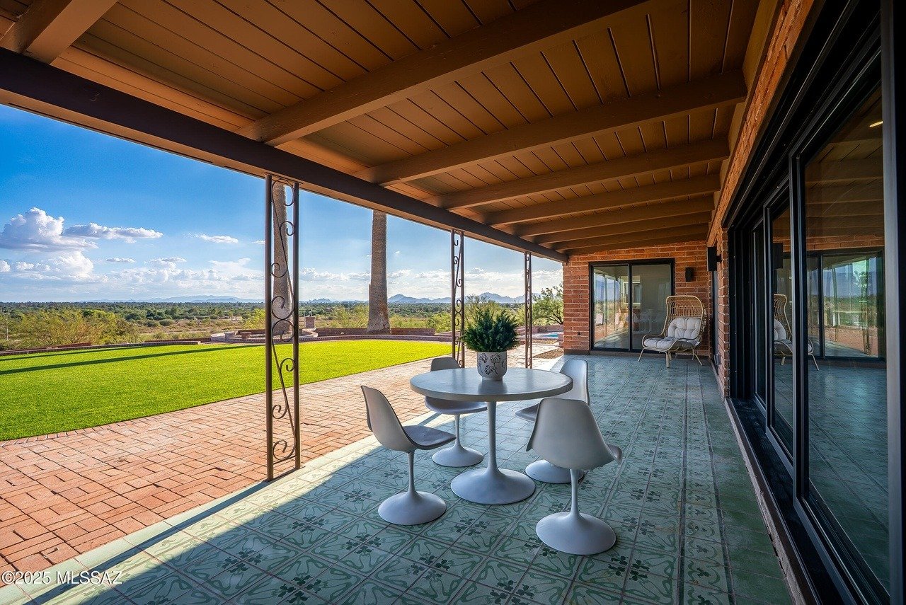 5240 E River House Rd