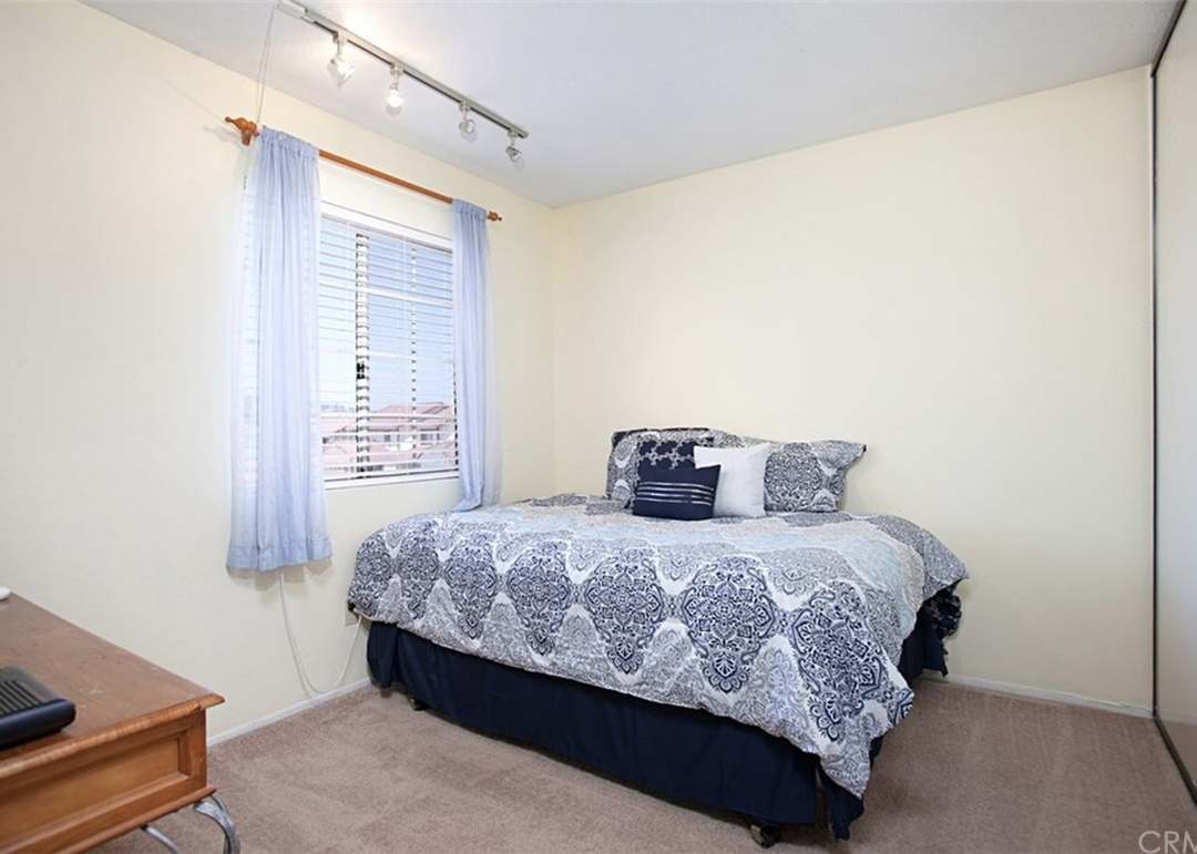 1710 S Mammoth Pl