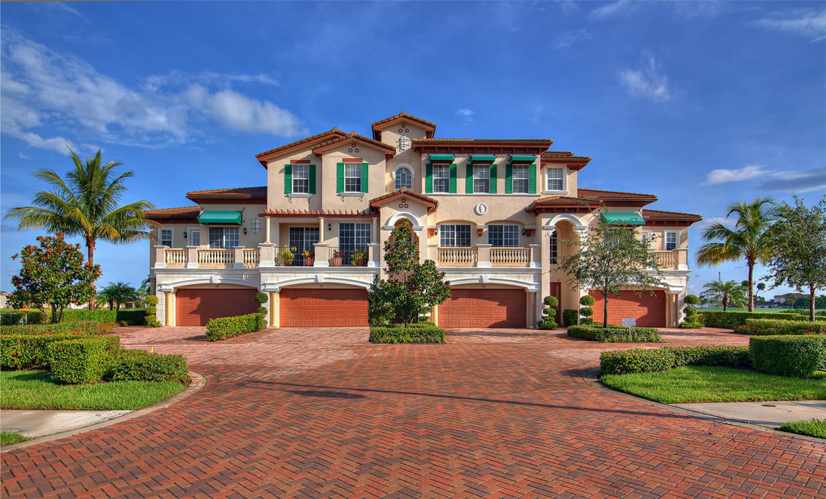 210 Tresana Blvd UNIT 16