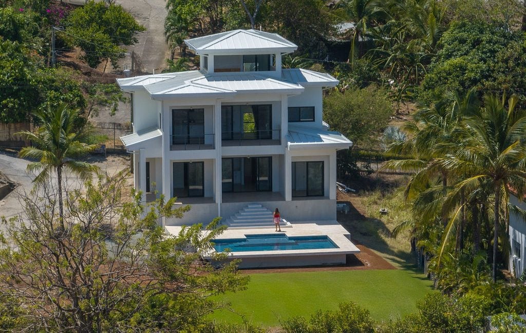 Luxury Ocean-View Home in Altos de Flamingo2