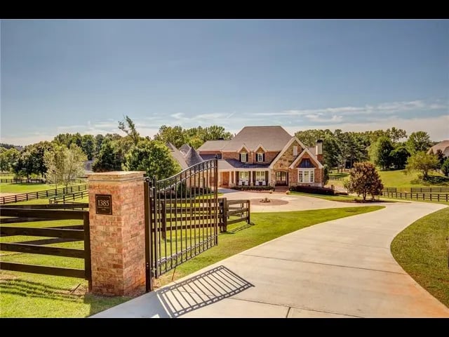 1385 Summit Road