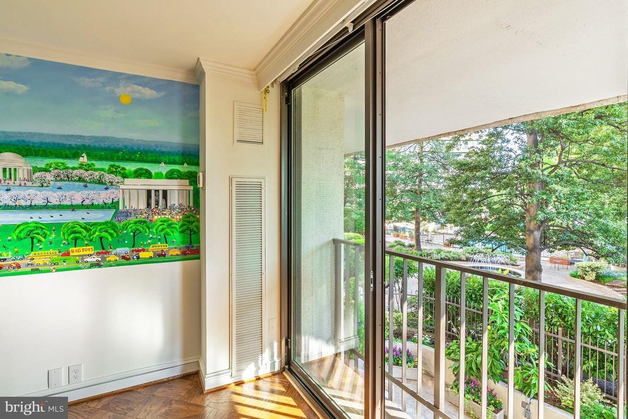 2700 Virginia Ave NW Unit 101/102