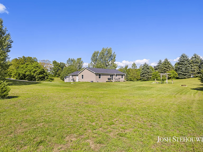 2123 W Pike Rd