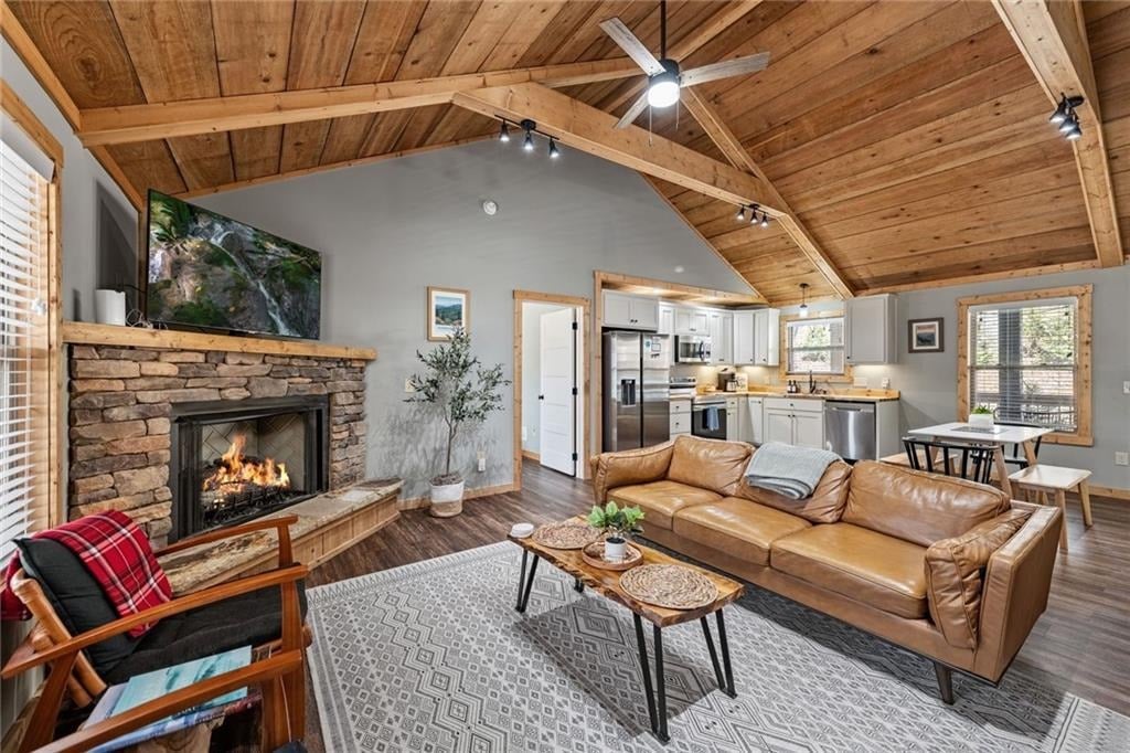 56 Elmwood Cir
