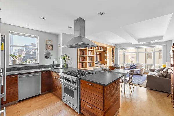 206 Front Street #4C