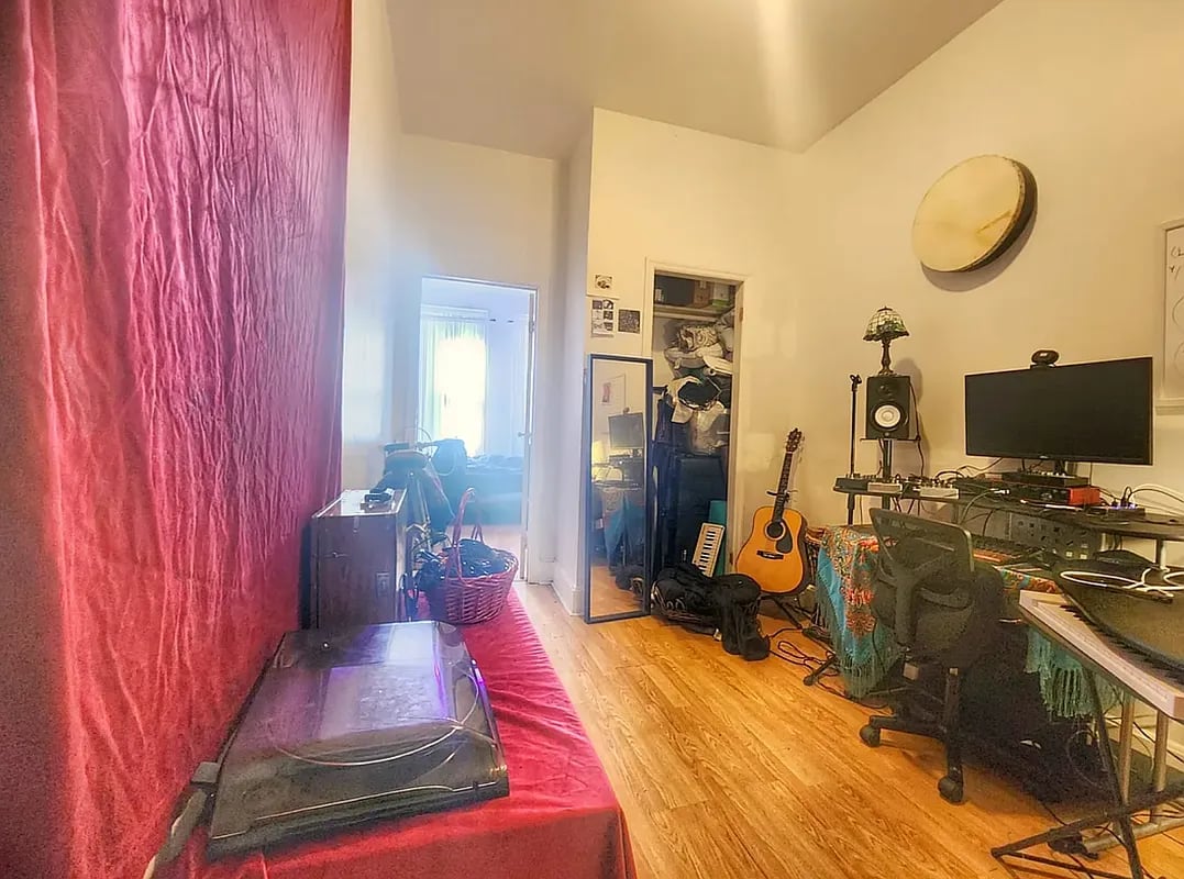 1408 Putnam Ave 1R