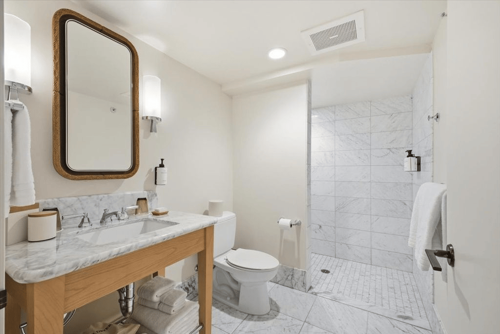 223 Saratoga Rd #2015