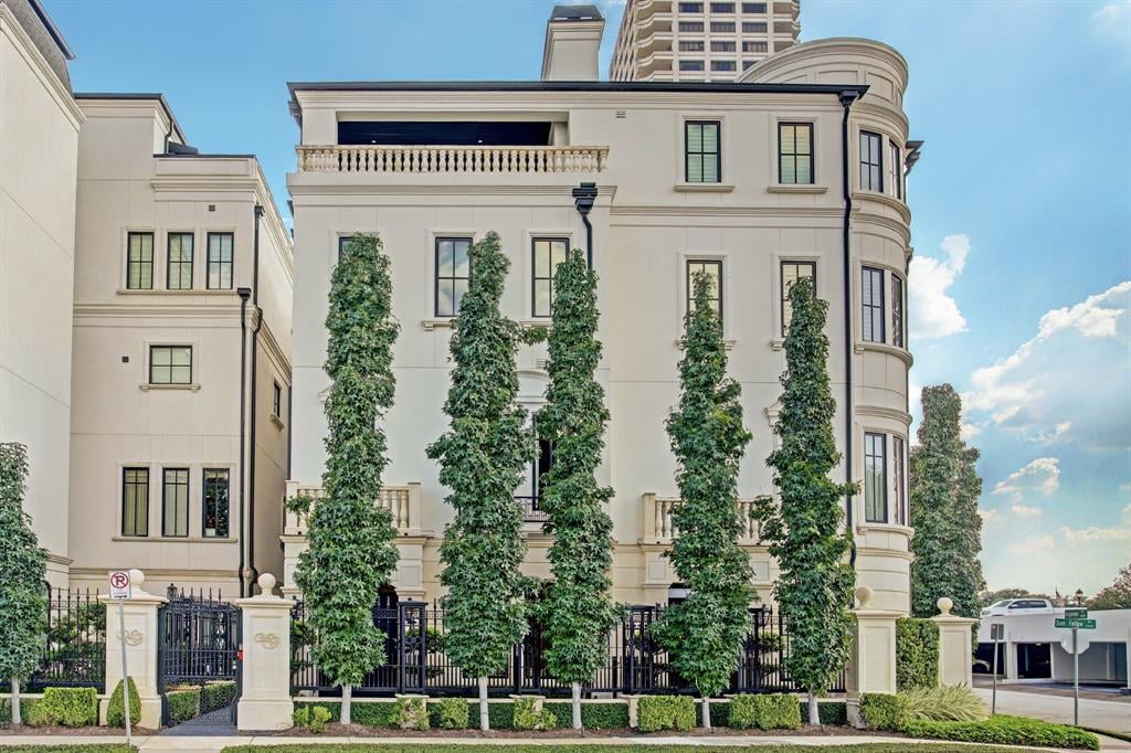 2415 San Felipe St, #21