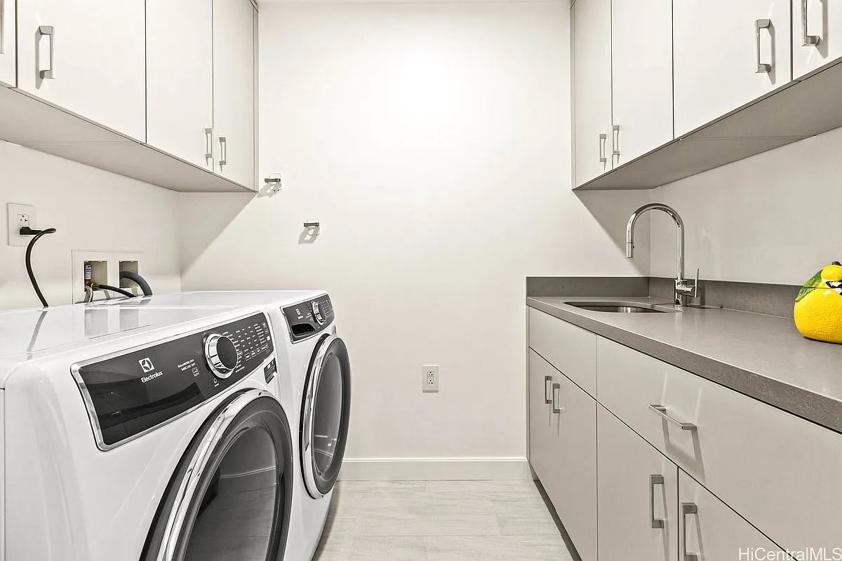 1100 Ala Moana Blvd, #2200