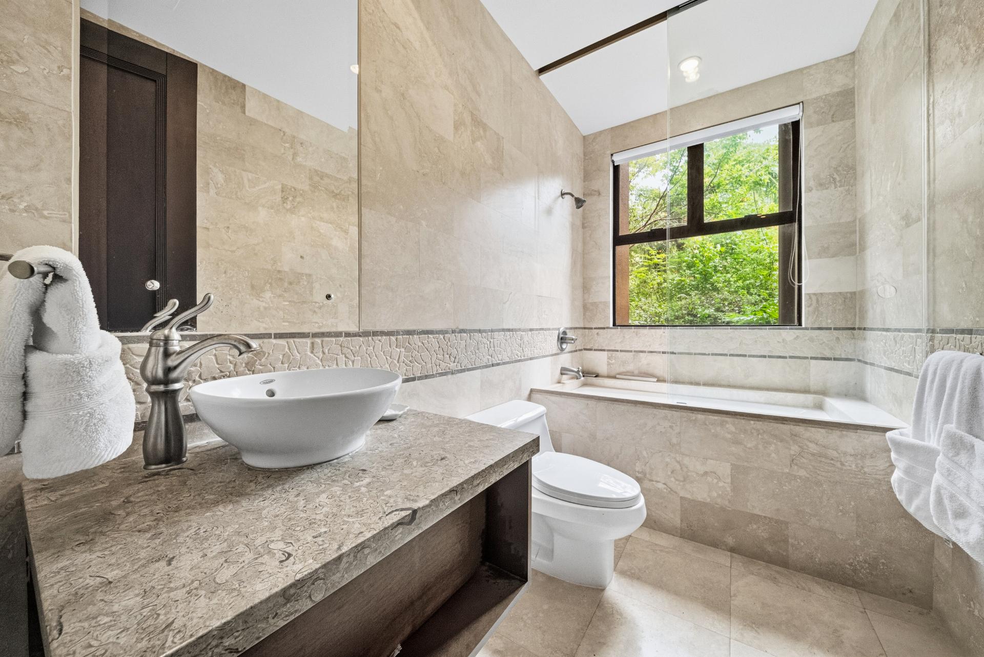 Azul Paraiso 8C, Luxury Ocean View Condo with Panoramic Papagayo Gulf Views