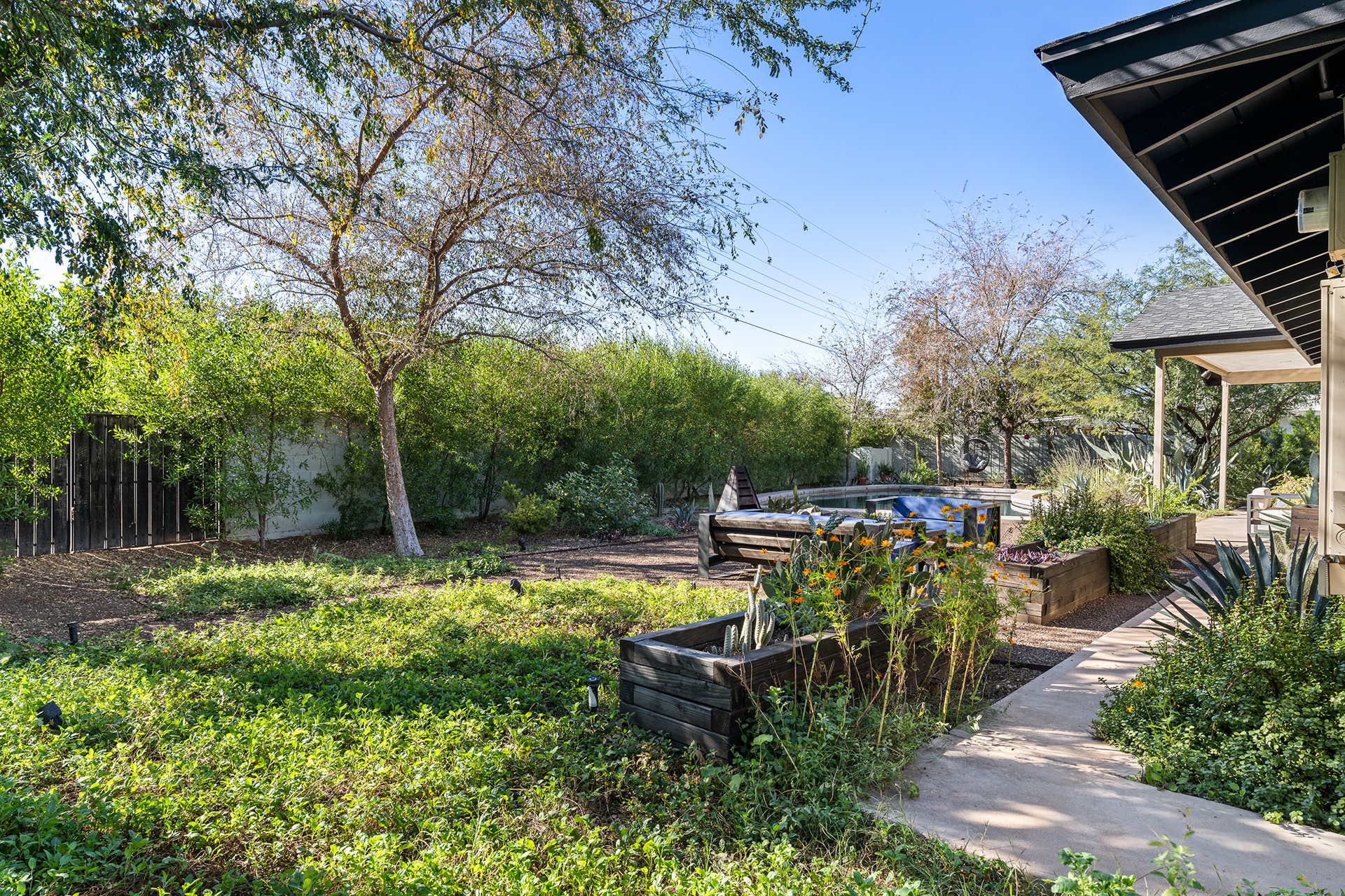 6511 E MONTEROSA Street