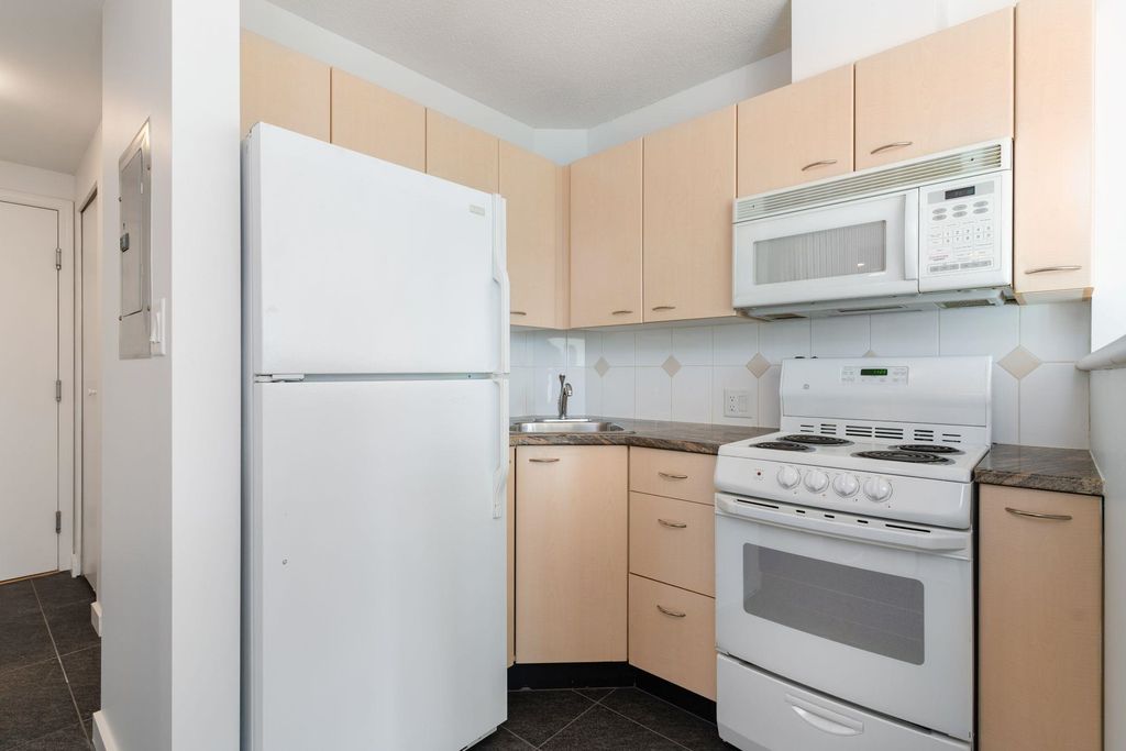 1331 Alberni St, #509