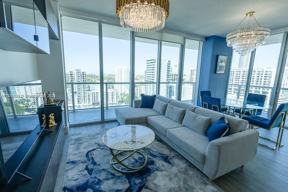 79 SW 12th St, #2312S