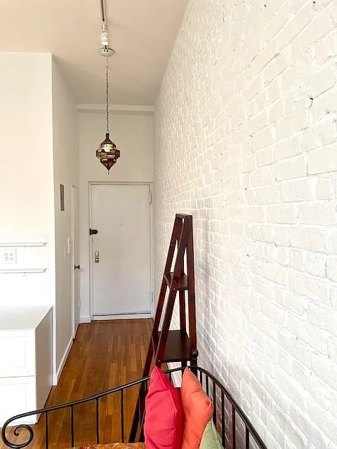 260 West 21st St, #2N