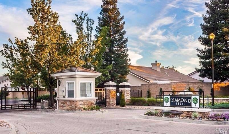 365 Mandarin Cir