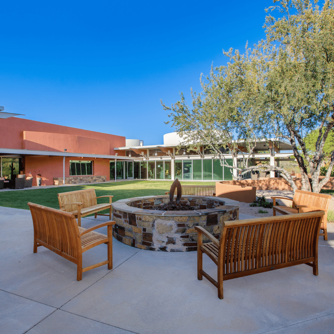 3953 E Cat Balue Dr.