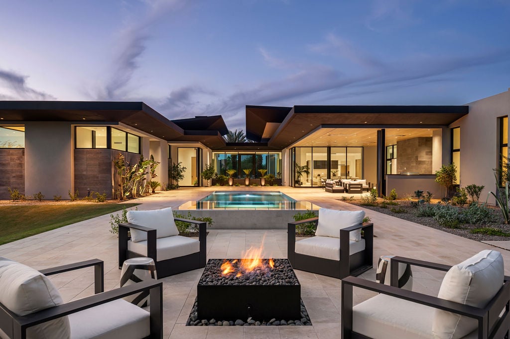 Luxury private modern retreat in Paradise Valley