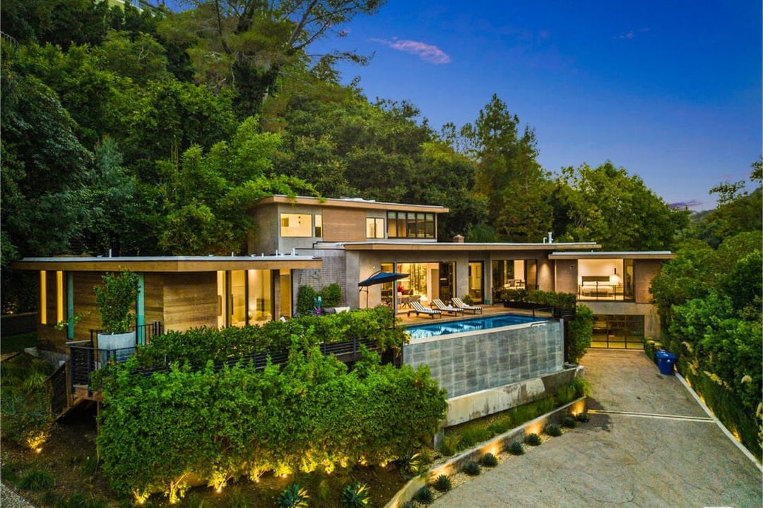Majestic Oasis