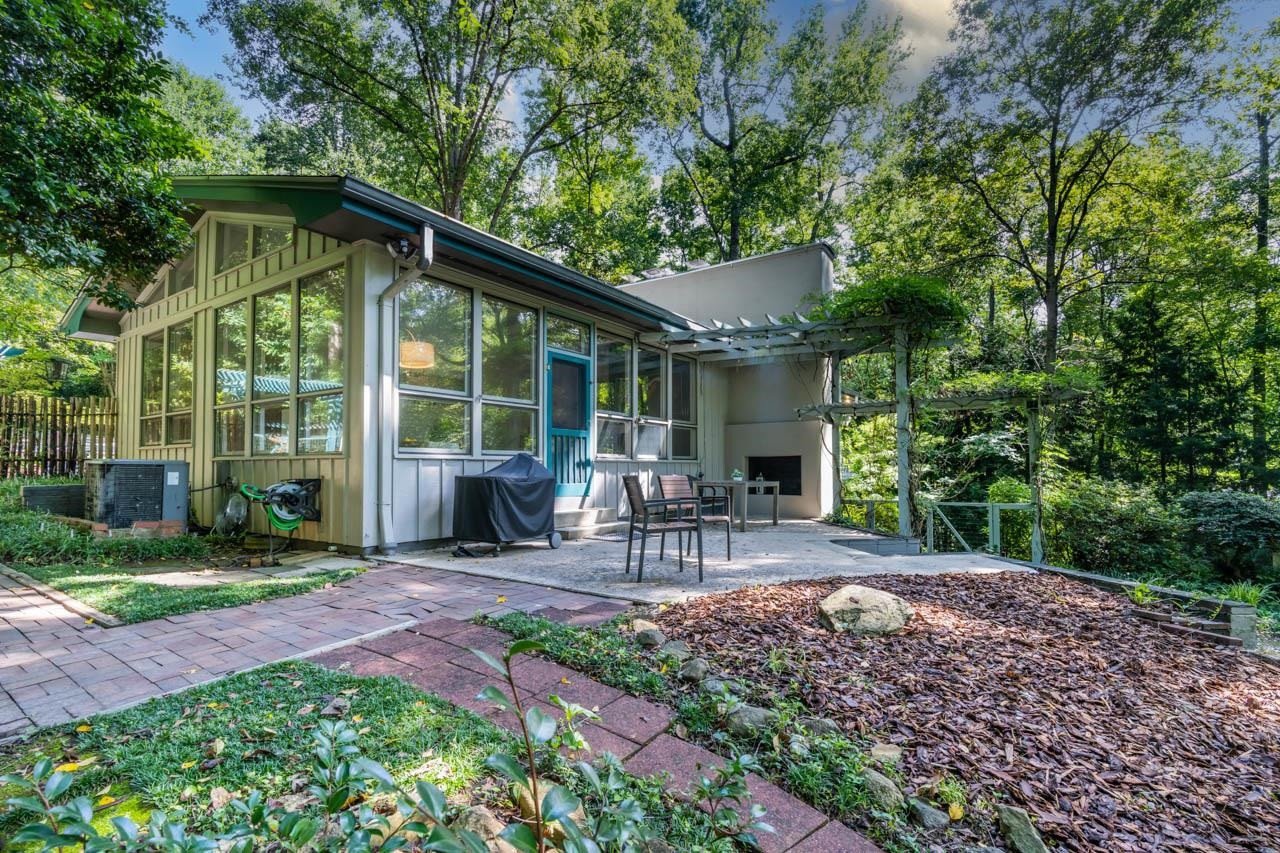 1120 Sourwood Dr