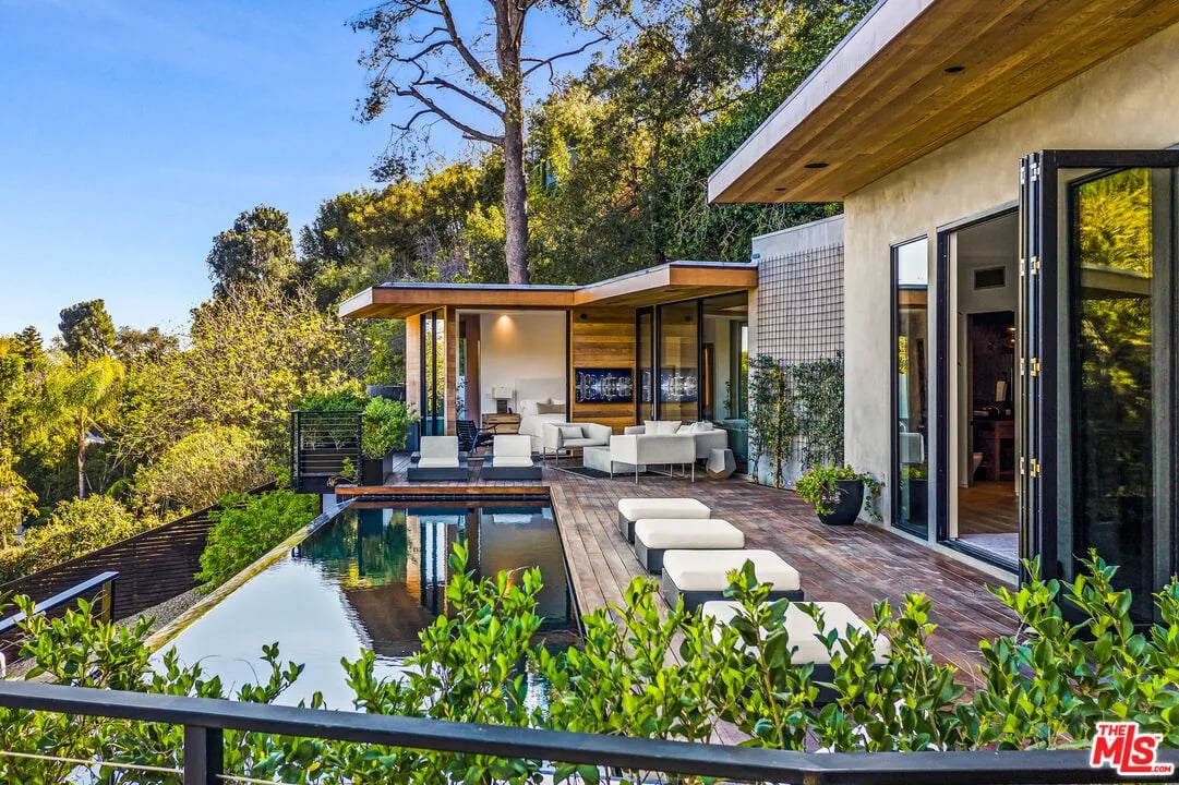 727 N Beverly Glen Blvd