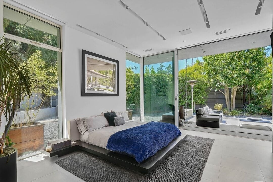 Nova Heights, Loma Vista Dr, 90210