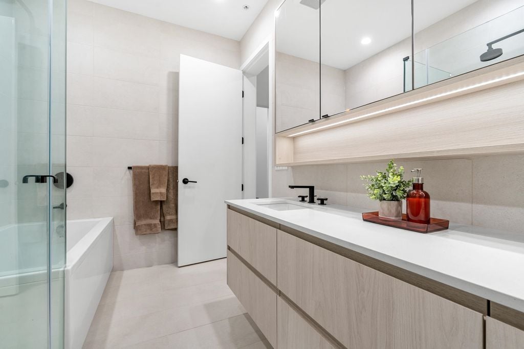 300 Salter St, #310