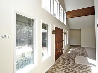 8 Heritage Ct