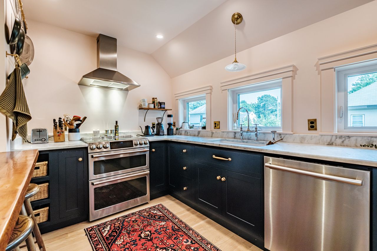 153 Brentwood St #2