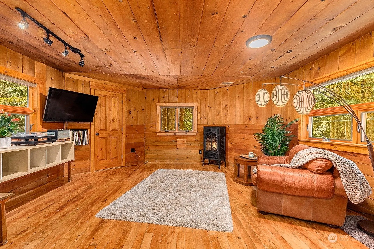 40 Snow Cabin Pl