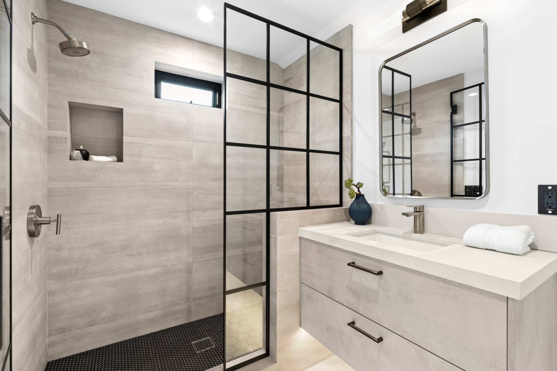 2207 Port Harwick Place