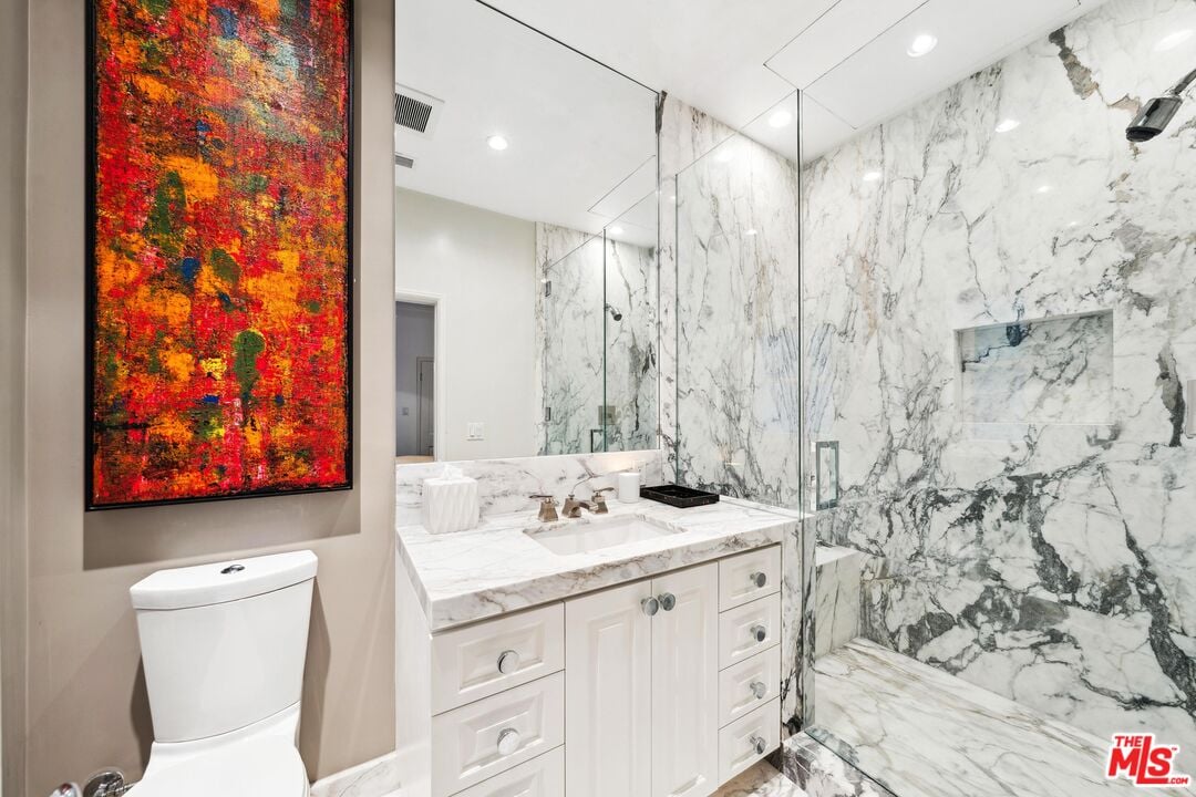 Sierra Mar Dr, 90069