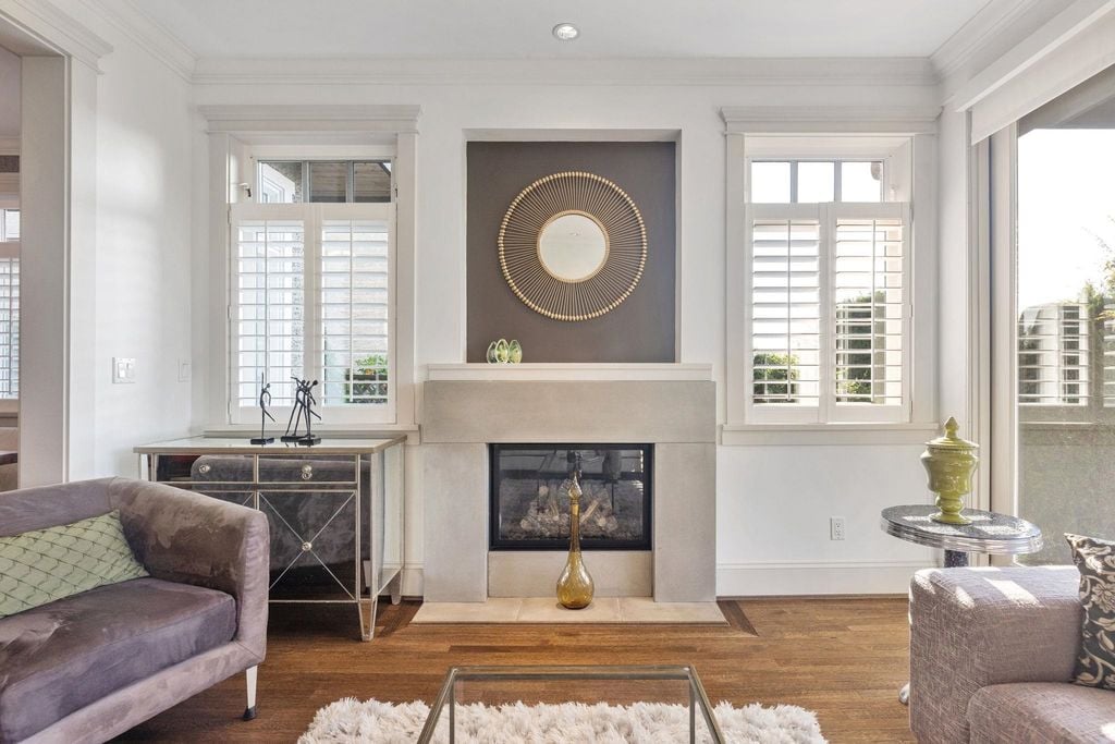 1251 Marine Dr