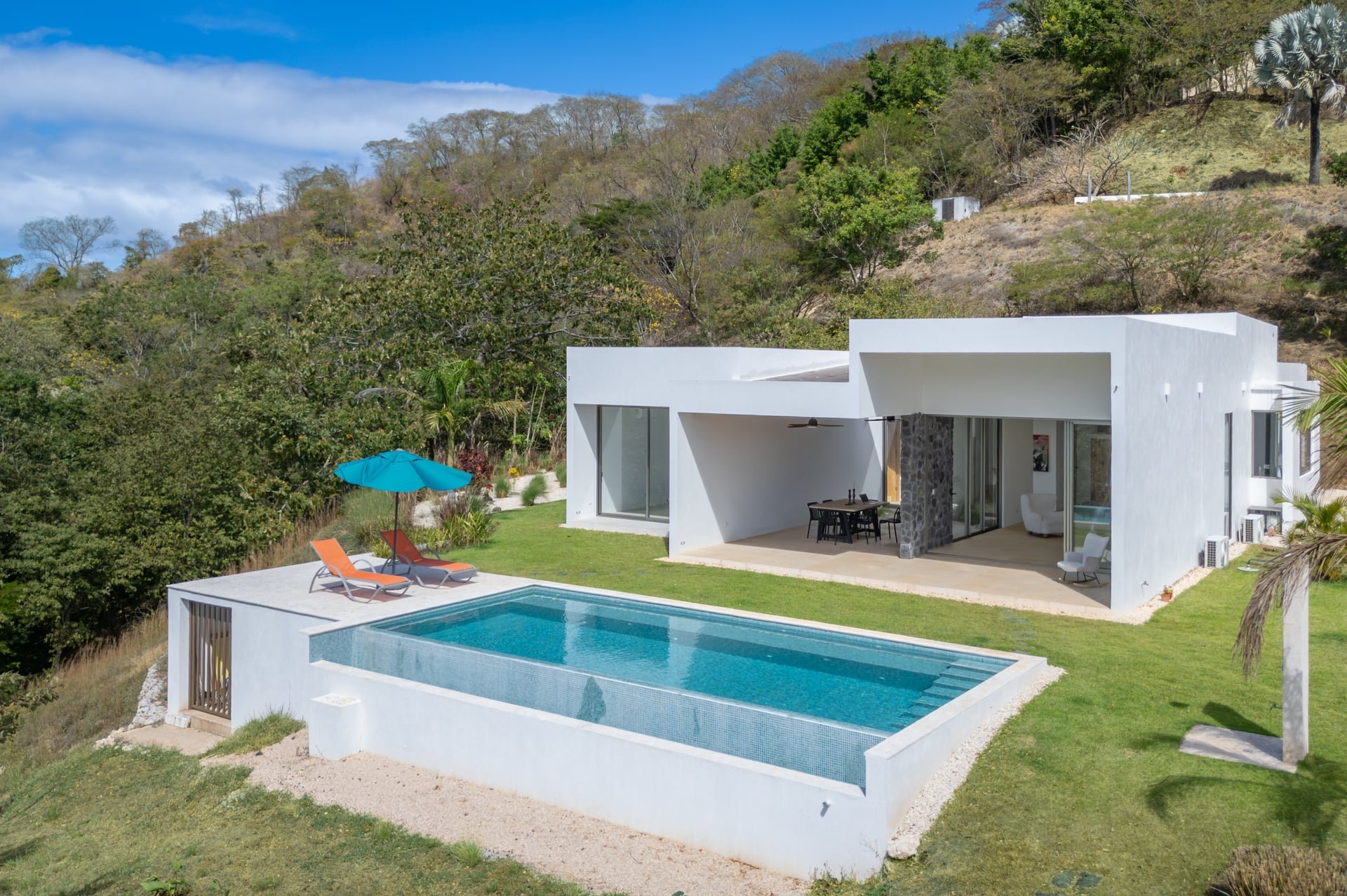 Finca Hermosa | Modern 3BR Luxury Villa with Infinity Pool in Exclusive Finca Panama Community