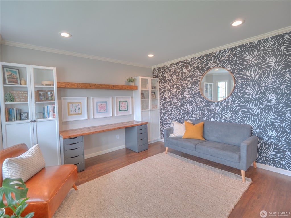 3213 Larsen Ave
