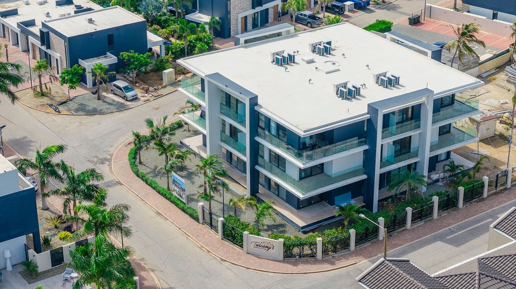 Arashi Boutique Condominiums 