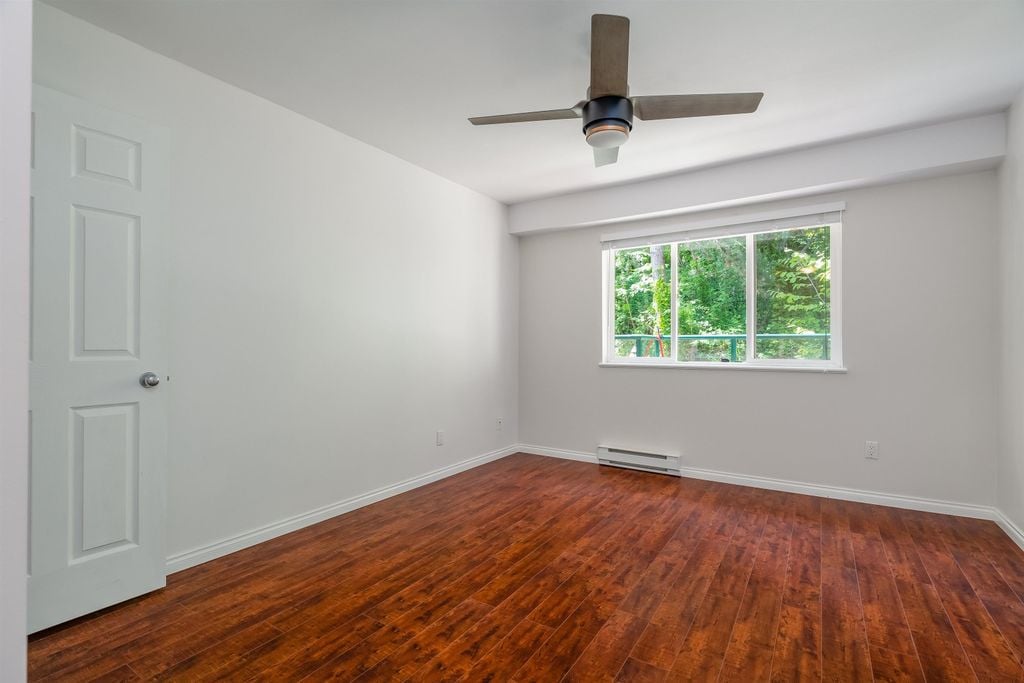 121 Shoreline Cir, #408