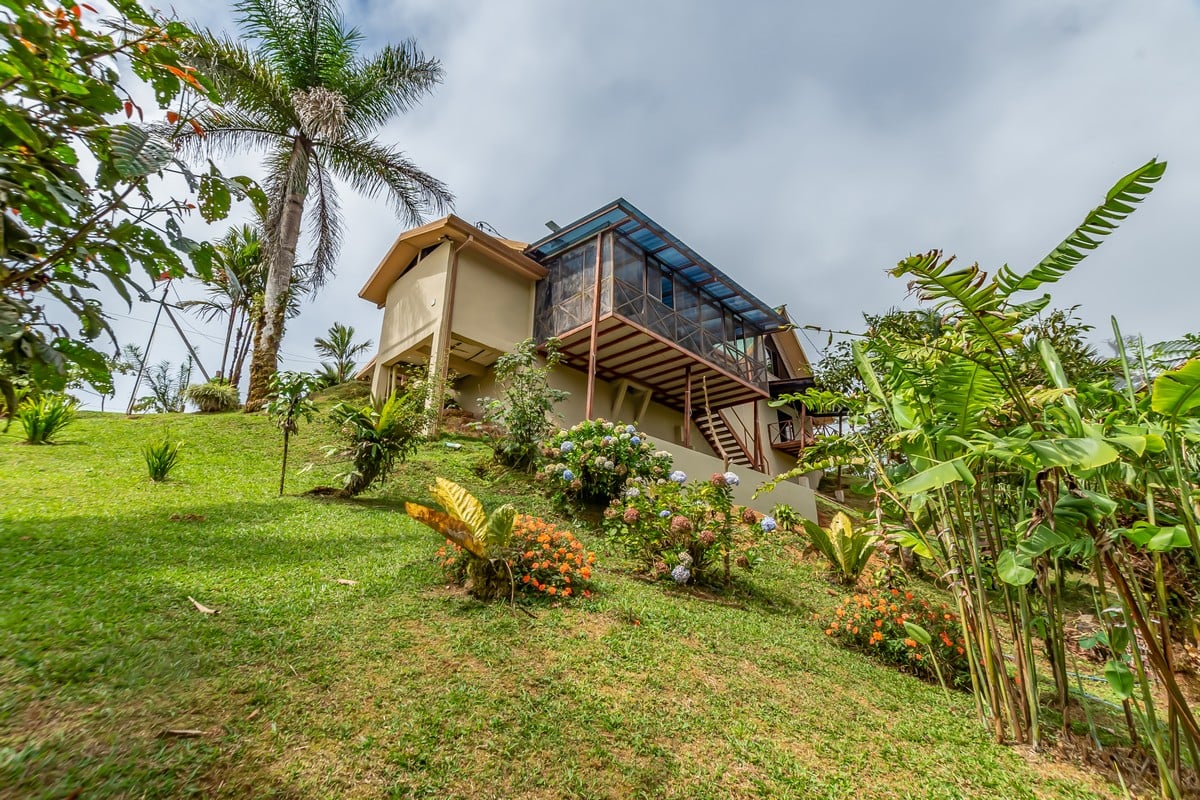 1.8 ACRES – 4 Bedroom Panoramic Ocean & Mountain View Paradise Home Tucked Away in Complete Privacy With Tropical Gardens & Fruit Trees!!!