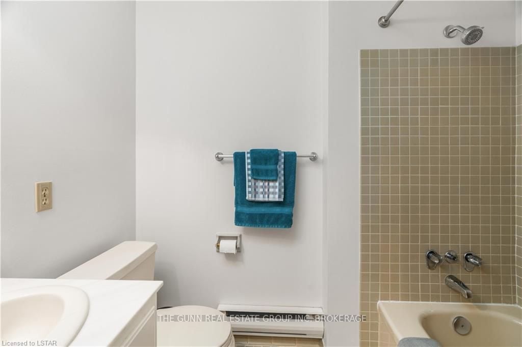 300 Everglade Cres 22