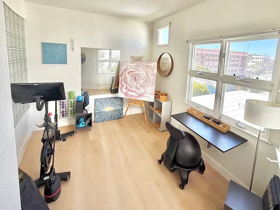Bright & Breezy Santa Monica Condo Just Blocks from the Beach