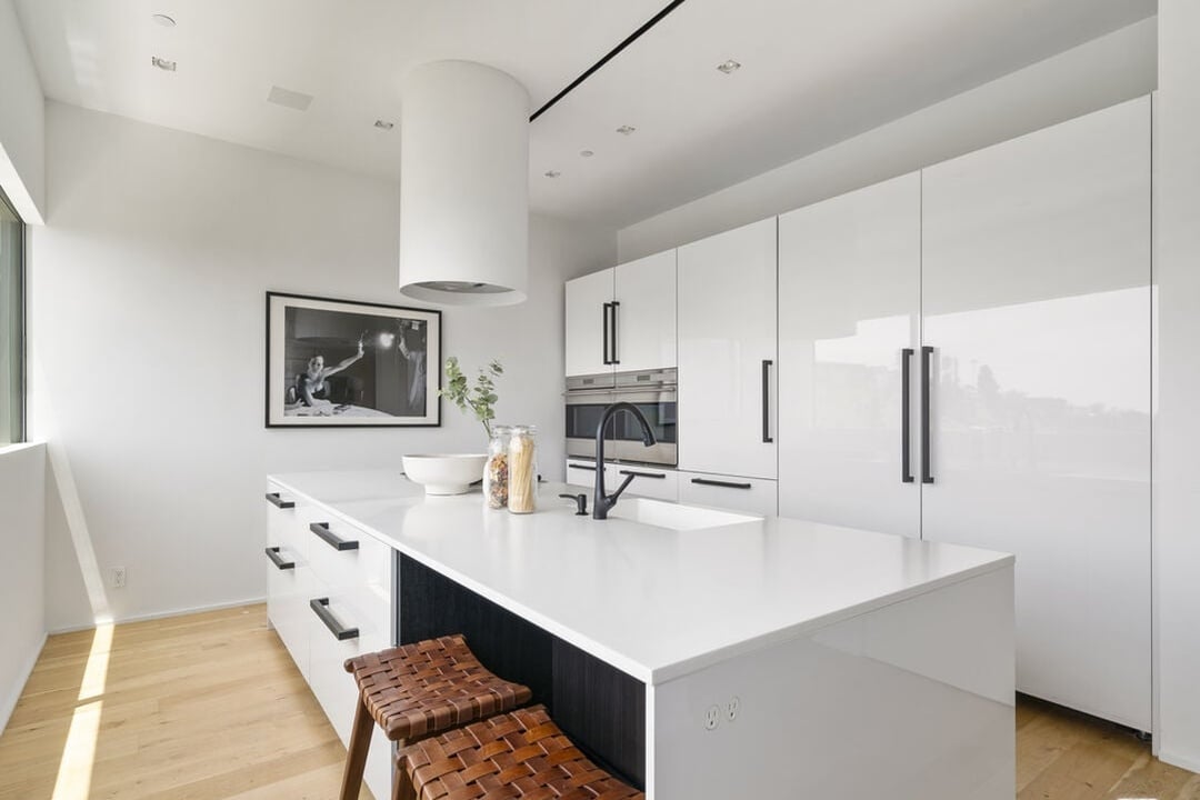 Nova Estate, Sunset Plaza Dr, 90069