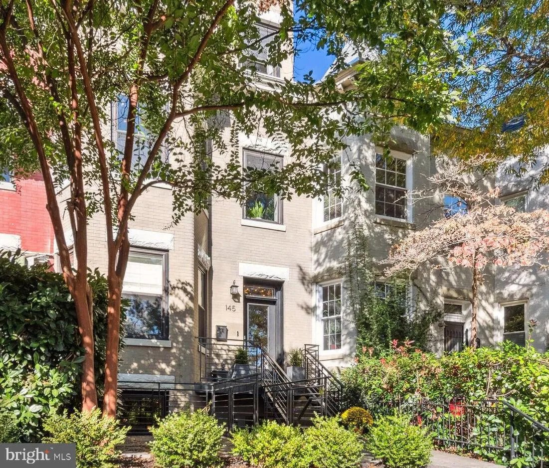 145 Adams St NW #2