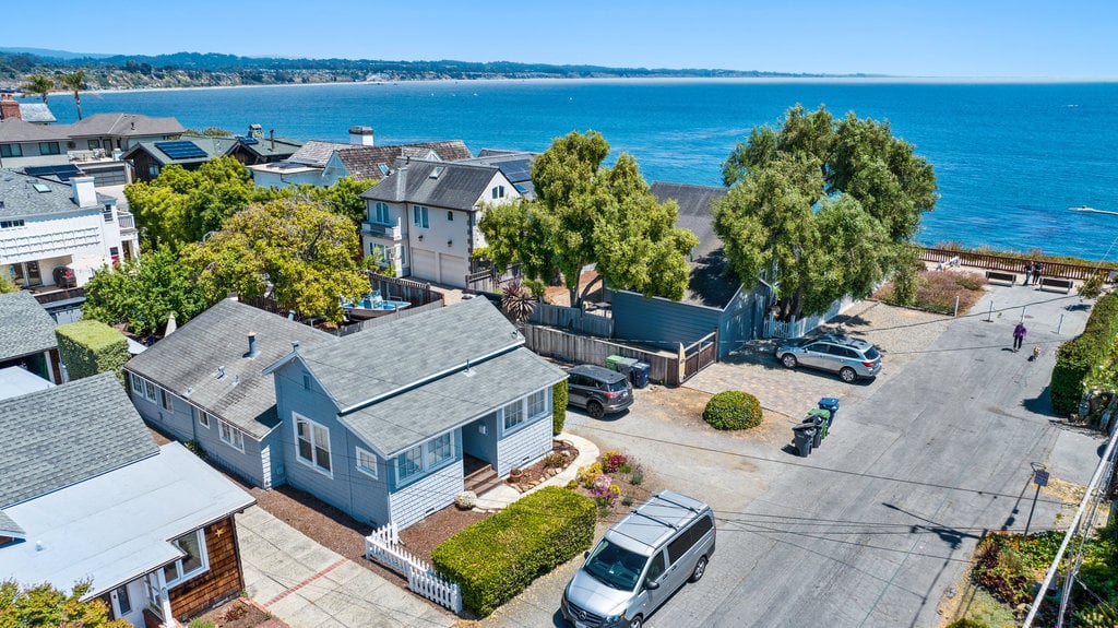 106 Saxon Ave